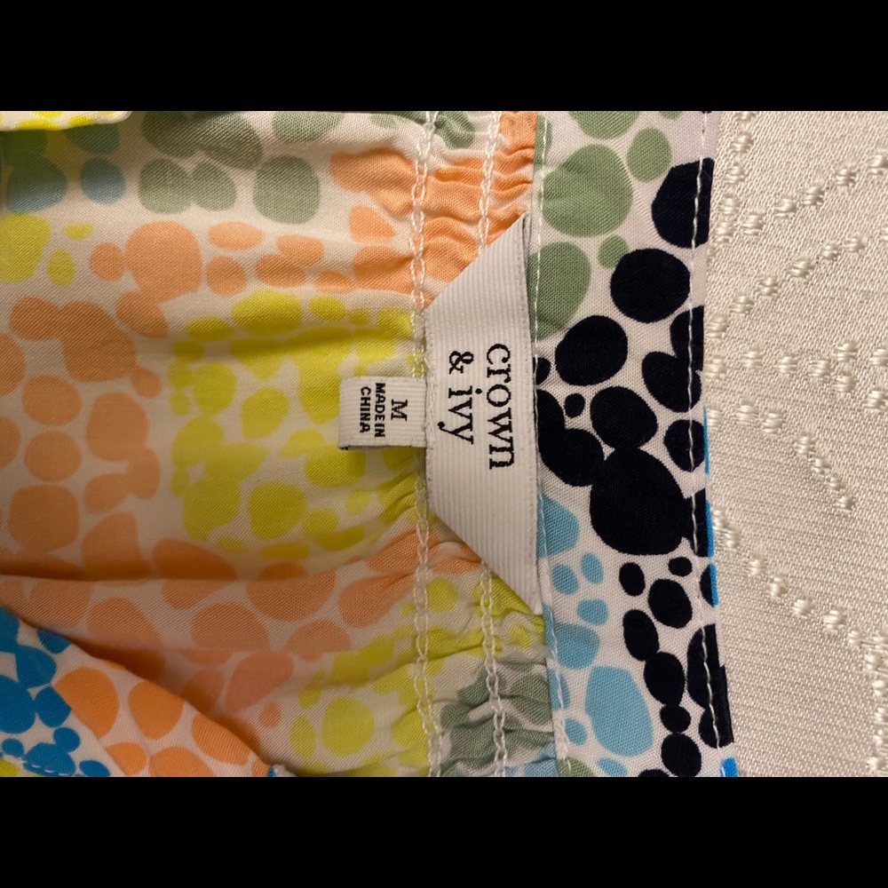 Express Crown and Ivy medium blouse - Picture 2 of 3
